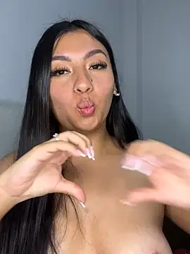Issa_Santana webcam