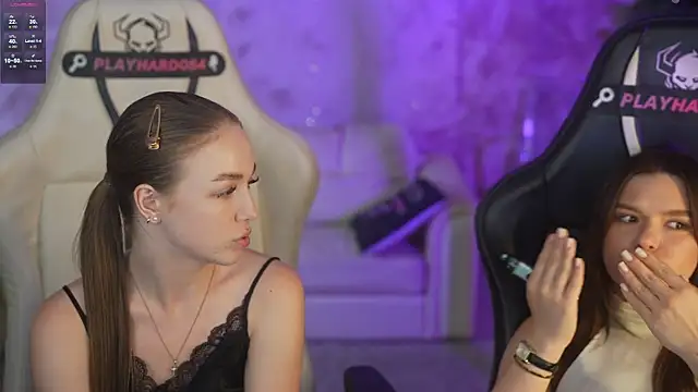 Ella_054 webcam