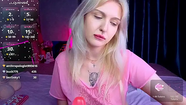 BlondieSummer webcam