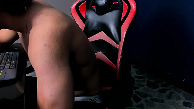 Axxel_Muscle webcam