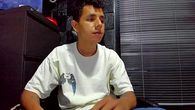 boy_bigcock24cm webcam