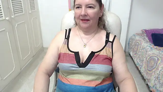 leonela_69 live cam on StripChat