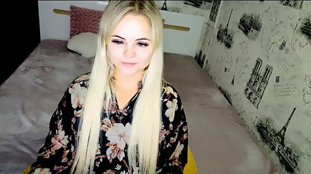 lovely-eyes live cam on StripChat