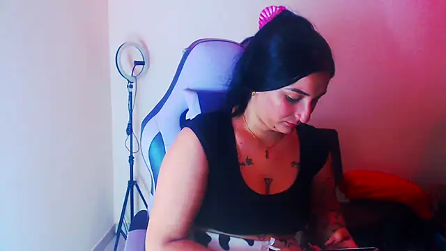 liz_dirty live cam on StripChat