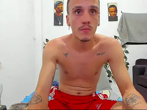 Latins_Boss live cam on StripChat