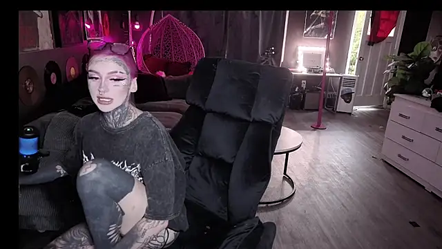 bambitatted webcam