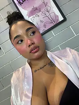 TianaaJackson webcam