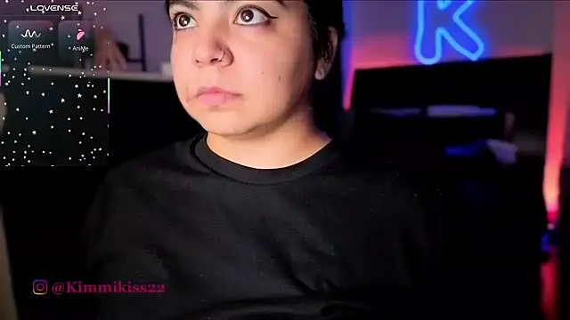 kimmiakiss22 webcam
