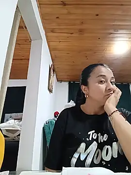 _Dr-Luna_1 live cam on StripChat