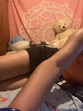 LaPetitechienne1 live cam on StripChat