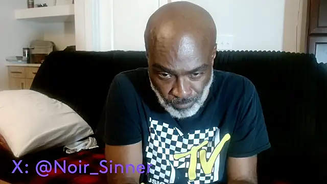 sinnernoir (M mature) - stroke, standing, show ass
