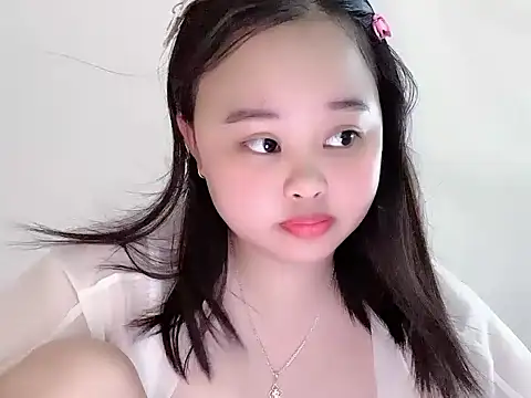 Nhungnhung88 webcam