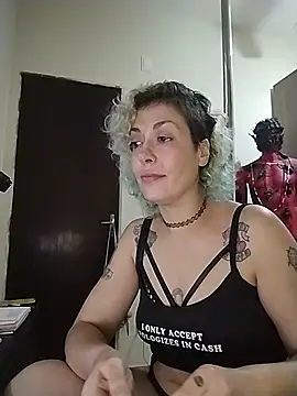 mariloum (F milf) - I'm going to do a very provocative strip