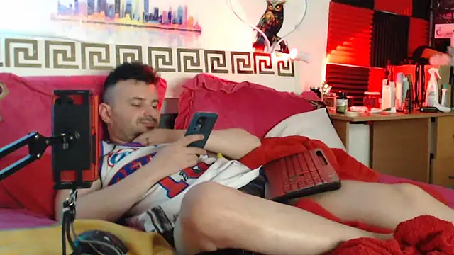 hugec0ck007 - Hugec0ck007's free webcam - UK Sex Cams