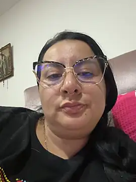 Abril_Luv live cam on StripChat
