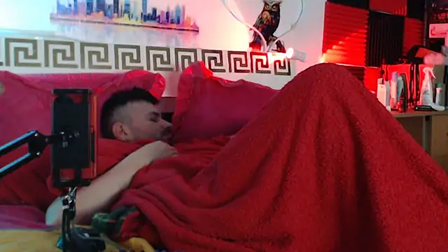 hugec0ck007 - Hugec0ck007's free webcam - UK Sex Cams