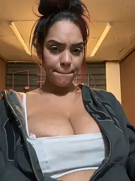 Sara-77 webcam