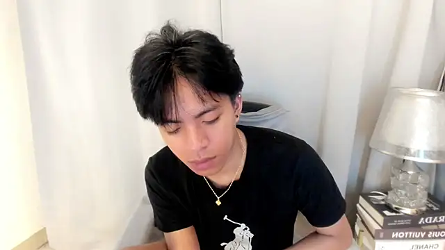 davincihugecock live cam on StripChat