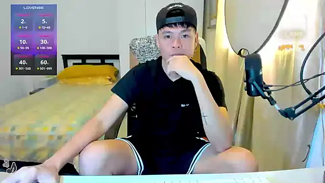 clarkdangerous live cam on StripChat