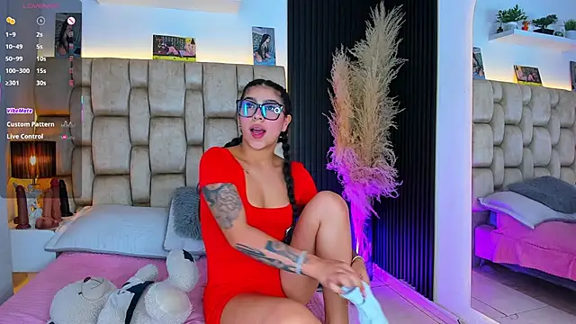 little_sophie18 - Little_sophie18's free webcam - UK Sex Cams