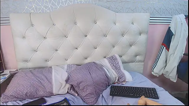 dakotaa_sky live cam on StripChat