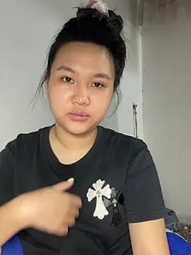 Almira6868 live cam on StripChat