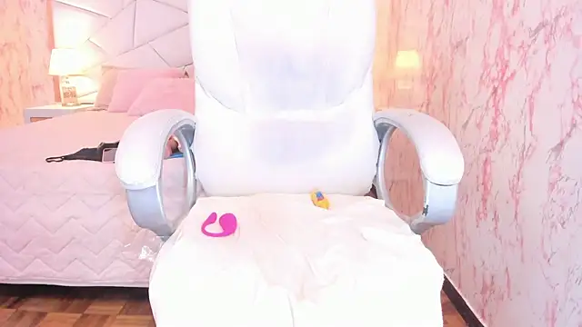 Emily_Whinfre webcam