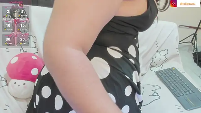 Naoko_7w7 webcam