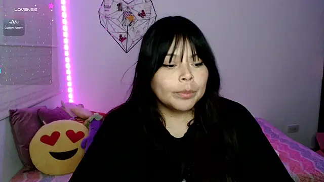 EllieMoonX webcam