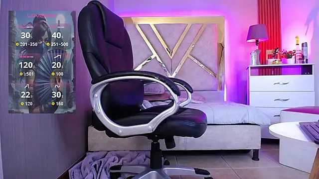 Tiffany_Valentiine webcam