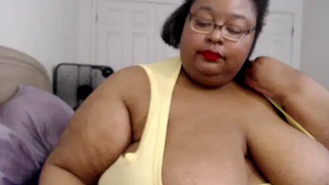 Loves_Aura webcam