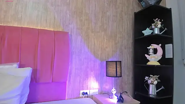 Kendra_kobein webcam