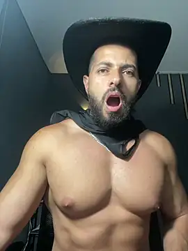 magnumchris live cam on StripChat