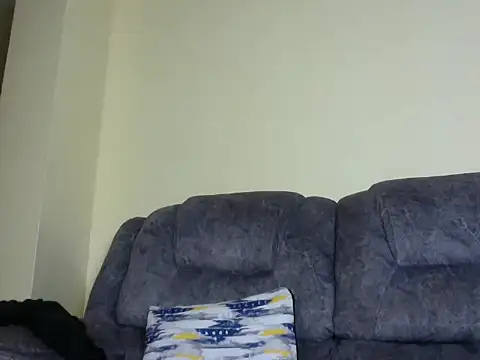 naughty-ebony1 live cam on StripChat