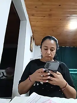 _Dr-Luna_1 live cam on StripChat
