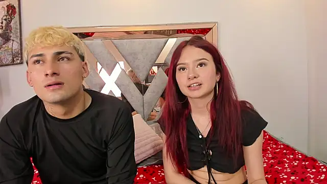 Kenji_n_Rousse live cam on StripChat