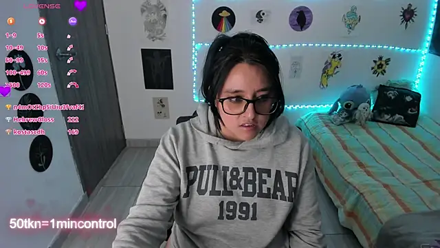 Cherry_blush_ live cam on StripChat