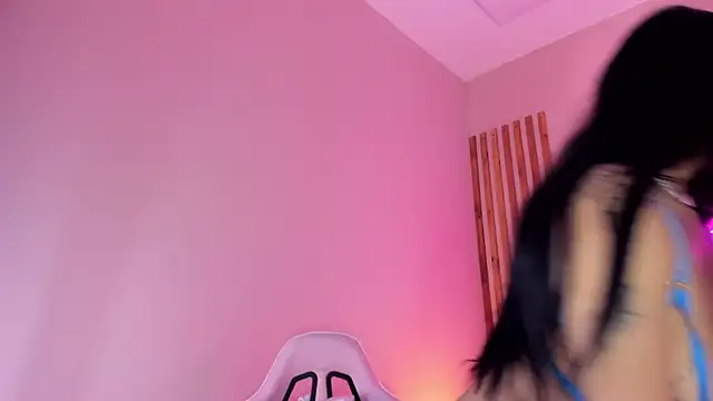 MadeleineSanez webcam