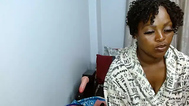 wet_Lips_x_x webcam