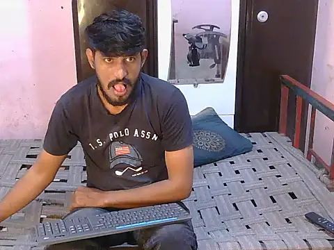 HotXKrish webcam
