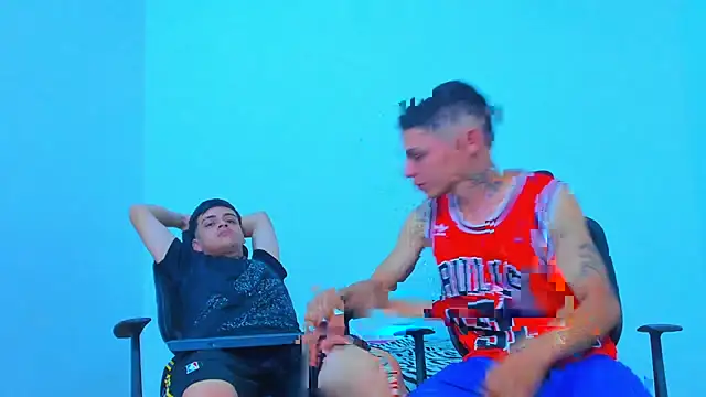 Thomas-Wil live cam on StripChat