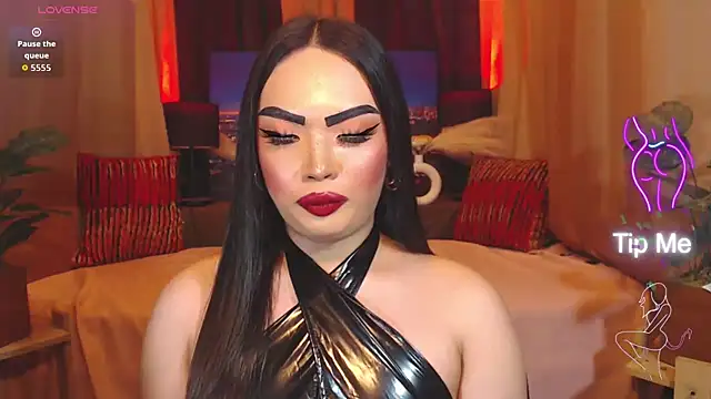 NaughtyFridah live cam on StripChat