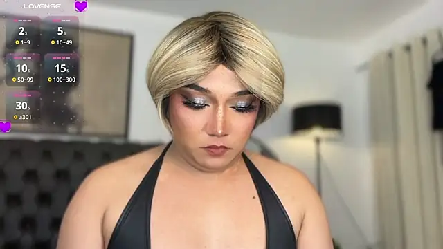Sensual_Ekang live cam on StripChat