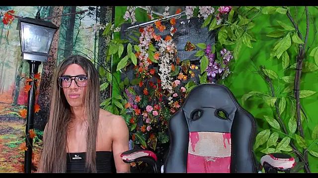 Elena_and_Julian webcam