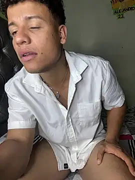 sanji20024 live cam on StripChat