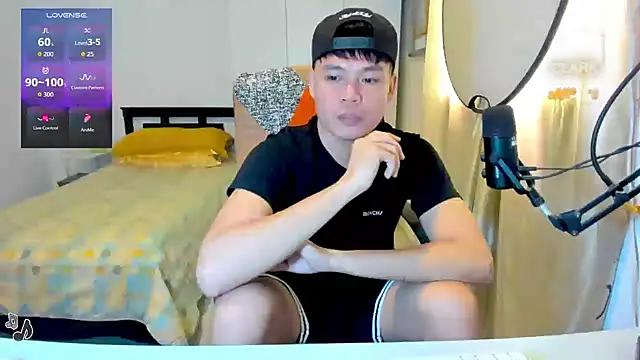 clarkdangerous live cam on StripChat