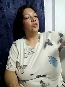 CurvyMilen webcam