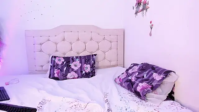 desiderioliv - DesiderioLiv's free webcam - UK Sex Cams