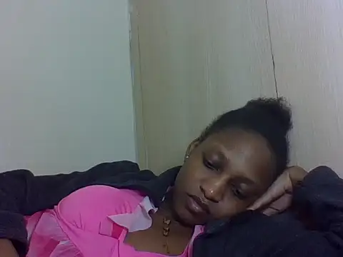 yummyqueenk live cam on StripChat