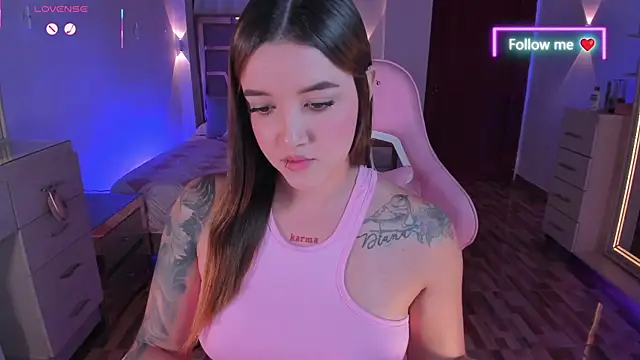 MiaLatina_ webcam
